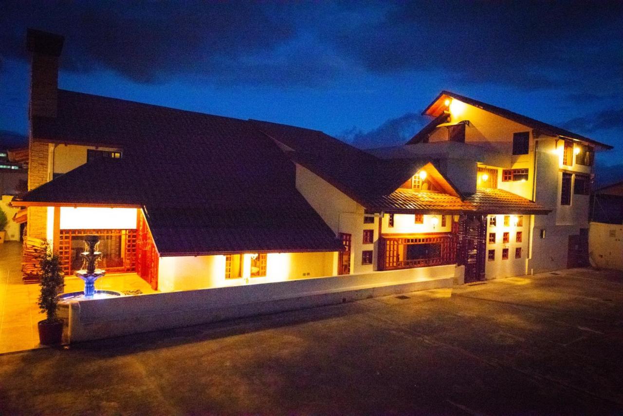 Hostal Dulce Hogar Latacunga Buitenkant foto